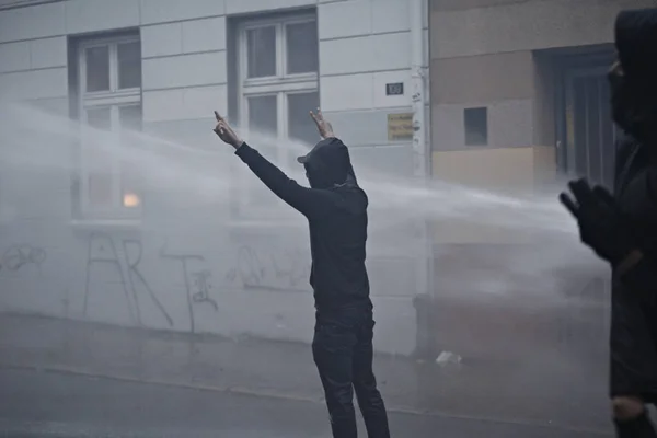 Tensione Tra Polizia Manifestanti Che Assistono Una Protesta Contro Vertice — Foto Stock