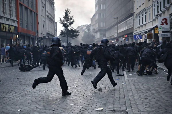 Tyskland-G20-toppmötet-demo-politik-protest — Stockfoto
