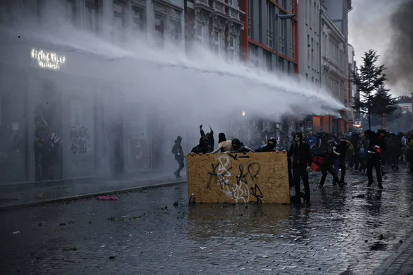 Napięcie Między Policją Demonstrantów Którzy Uczestniczą Proteście Przeciwko Szczytu Hamburgu — Zdjęcie stockowe