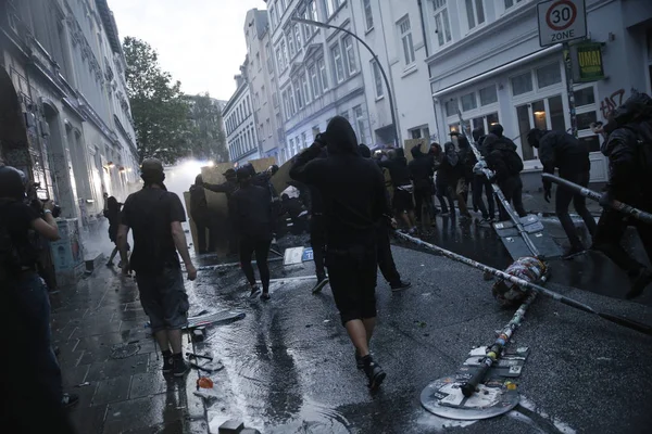 Feszültség Rendőrség Tüntetők Akik Részt Vesznek Elleni Tiltakozás Csúcstalálkozó Hamburgban — Stock Fotó