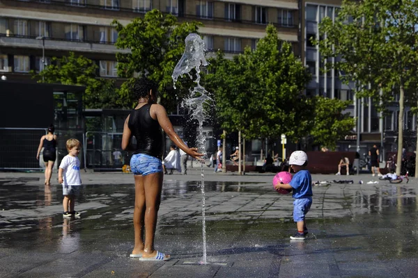 Onda de calor em Brussels, Bélgica — Fotografia de Stock