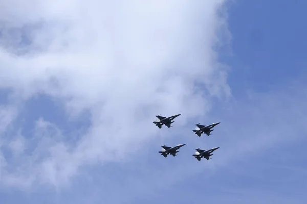 Des Jets Militaires Survolent Palais Royal Jour Fête Nationale Belge — Photo