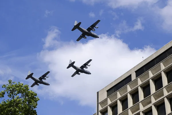 Aviones Militares Sobrevuelan Palacio Real Día Nacional Belga Bruselas Bélgica — Foto de Stock