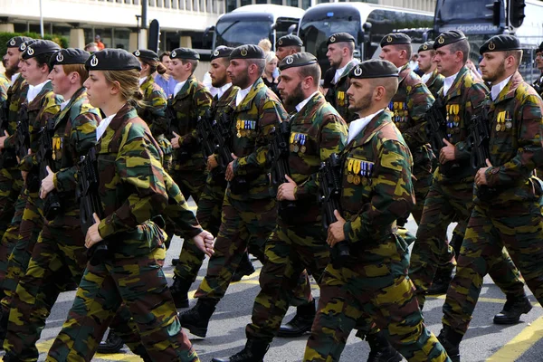 Fuerzas Armadas Belgas Ven Durante Desfile Militar Día Nacional Belga — Foto de Stock