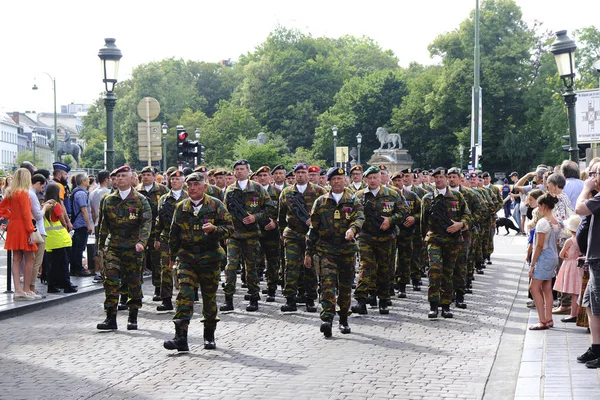Fuerzas Armadas Belgas Ven Durante Desfile Militar Día Nacional Belga — Foto de Stock