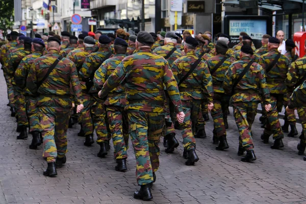 Belgické Vojenské Síly Jsou Viděna Během Vojenské Přehlídce Belgického Národního — Stock fotografie