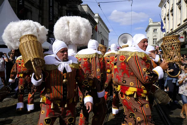 Artistas Vestidos Gilles Participantes Mais Antigos Principais Carnaval Binche Participam — Fotografia de Stock