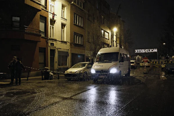 Rendőrségi Megtámadó Terror Gyanús Rue Delaunoy Molenbeek Brüsszelben Belgiumban Január — Stock Fotó