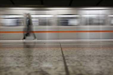 Atina 'da Atina metro istasyonlarından anlık görüntü, Yunanistan 16 Kasım, 2017.