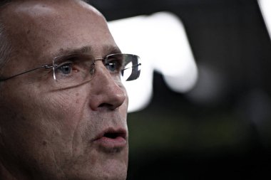 NATO Genel Sekreteri Jens Stoltenberg, Avrupa Birliği Başkanı Donald Tusk (görünmeyen) ile 18 Mayıs 2017 tarihinde Brüksel 'deki AB Genel Merkezi 'nde yapılan ikili toplantısından sonra bir açıklama verdi.