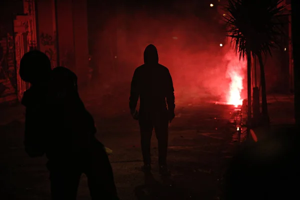 Ativistas Lançam Coquetéis Molotov Incendeiam Durante Confrontos Com Polícia Choque — Fotografia de Stock