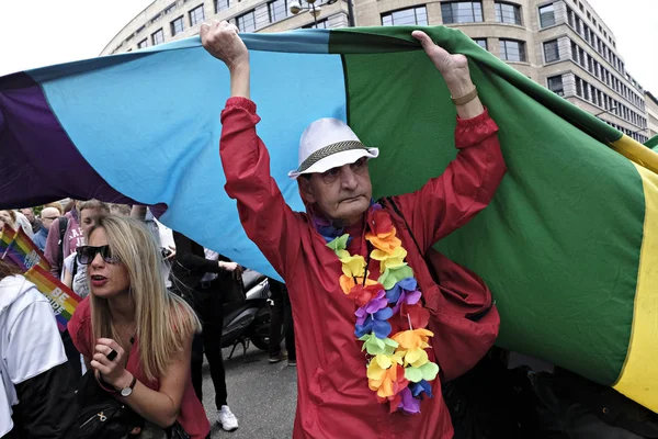 Uczestnicy Marszu Podczas Parady Belgijskiej Dumy Gejów Brukseli Belgii Maja — Zdjęcie stockowe
