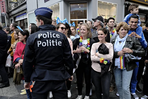 Uczestnicy Marszu Podczas Parady Belgijskiej Dumy Gejów Brukseli Belgii Maja — Zdjęcie stockowe