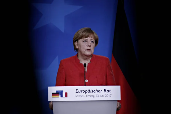 Chanceler Alemã Angela Merkel Esquerda Presidente Francês Emmanuel Macron Discursam — Fotografia de Stock