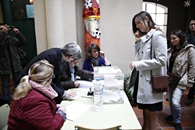 İspanya-Katalonya-siyaset-oy