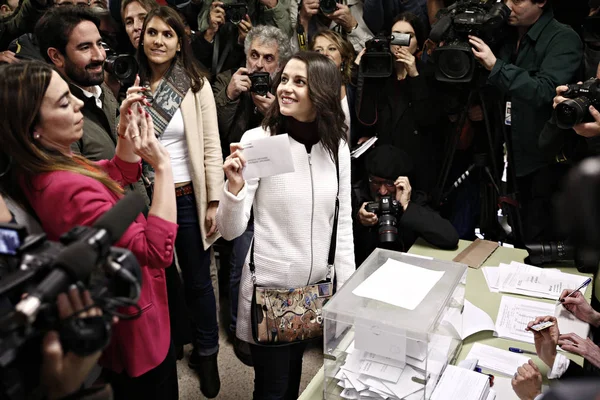 ESPAÑA - CATALONIA - POLÍTICA - VOTACIÓN — Foto de Stock