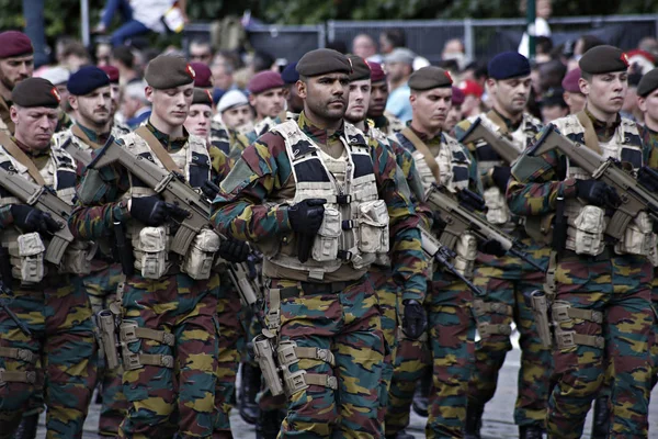 BÉLGICA - POLÍTICA - ROYALES - MILITARIOS —  Fotos de Stock