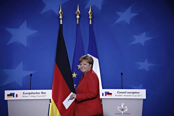 Bundeskanzlerin Angela Merkel Links Und Der Französische Präsident Emmanuel Macron — Stockfoto