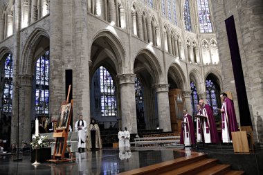 Belçika-yıldönümü-saldırılar-Brüksel-kurbanlar