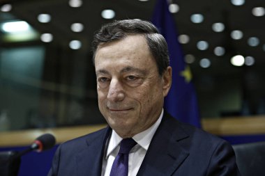 Avrupa Merkez Bankası Başkanı Mario Draghi Brüksel 'de Avrupa Parlamentosu ekonomik ve parasal Işler Komitesi 'nde 29 Mayıs 2017 tarihinde bir konuşma yapmaktadır..