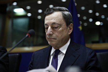Avrupa Merkez Bankası Başkanı Mario Draghi Brüksel 'de Avrupa Parlamentosu ekonomik ve parasal Işler Komitesi 'nde 29 Mayıs 2017 tarihinde bir konuşma yapmaktadır..