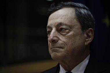 Avrupa Merkez Bankası Başkanı Mario Draghi Brüksel 'de Avrupa Parlamentosu ekonomik ve parasal Işler Komitesi 'nde 29 Mayıs 2017 tarihinde bir konuşma yapmaktadır..