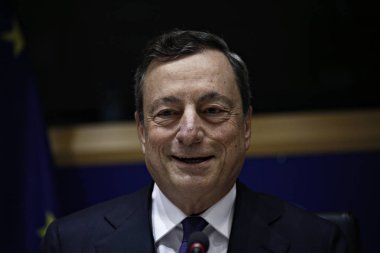 Avrupa Merkez Bankası Başkanı Mario Draghi Brüksel 'de Avrupa Parlamentosu ekonomik ve parasal Işler Komitesi 'nde 29 Mayıs 2017 tarihinde bir konuşma yapmaktadır..