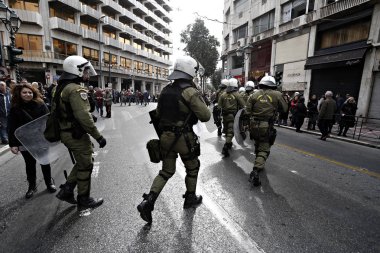İşçi sendikaları, Atina 'da hükümetin tasarruf politikası karşı 24 saat genel grev sırasında göstermek, Yunanistan, 4 Şubat 2016.