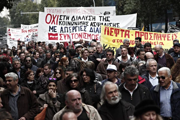2016년 그리스 아테네에서 정부의 엄격한 정치에 반대하는 24시간 총파업 노동조합이 — 스톡 사진