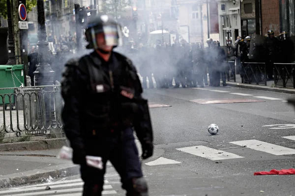 Paříž Feance Června 2016 Antifašisté Střetli Policií Nepokojů Během Pochodu — Stock fotografie