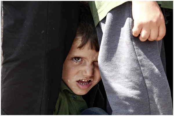 Refugiados e migrantes no porto de Pireu, Grécia — Fotografia de Stock