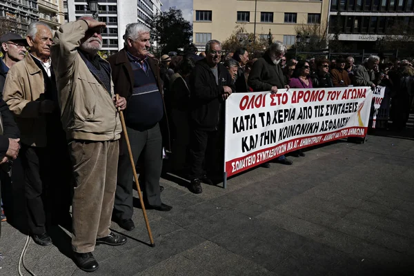 Los Pensionistas Participan Una Manifestación Contra Las Reformas Pensiones Planificadas —  Fotos de Stock