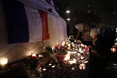 Fransa-saldırılar-yıldönümü-törenleri