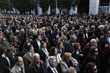 İşçi sendikaları Atina'da hükümetin kemer sıkma politikasına karşı 24 saatlik genel grev de gösteriyor, Yunanistan 14 Ocak 2016