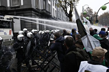 Belçika-askeri-demo