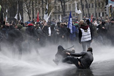 Belçika-askeri-demo