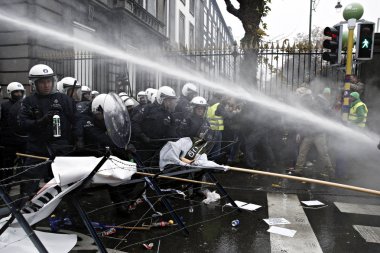 Belçika-askeri-demo
