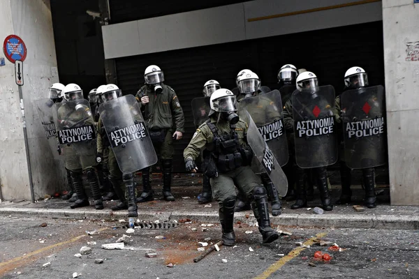 2016년 12일 그리스 아테네의 밖에서 계획된 개혁에 반대하는 시위가 벌어지는 — 스톡 사진