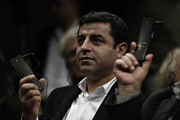 Turkiska Medordförande Pro Kurdiska Folkets Demokratiska Partiet Selahattin Demirtas Talar — Stockfoto