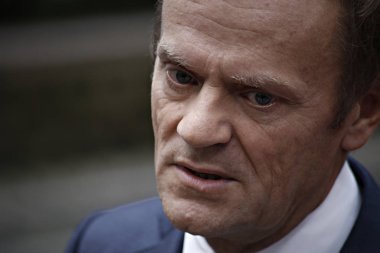 AB Konseyi Başkanı Donald Tusk, 20 Ekim 2016'da Belçika'nın başkenti Brüksel'de basın toplantısı düzenledi. AB Liderleri, Suriye'deki rolü de dahil olmak üzere göç, ticaret ve Rusya'yı tartışmak üzere iki günlük bir zirve için bir araya geldi. 