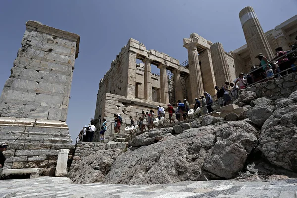 Touristen Besuchen Den Akropolis Hügel Athens Griechenland Jun 2016 — Stockfoto