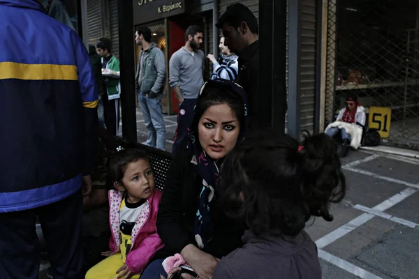 Los Refugiados Llevan Pancartas Gritan Consignas Contra Las Fronteras Cerradas —  Fotos de Stock