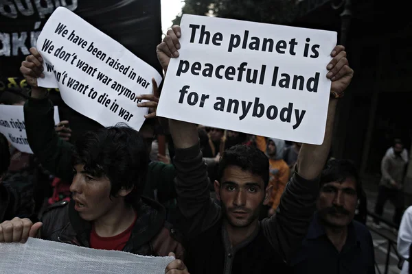 Refugiados Seguram Cartazes Gritam Slogans Contra Fronteiras Fechadas Acordo Turquia — Fotografia de Stock