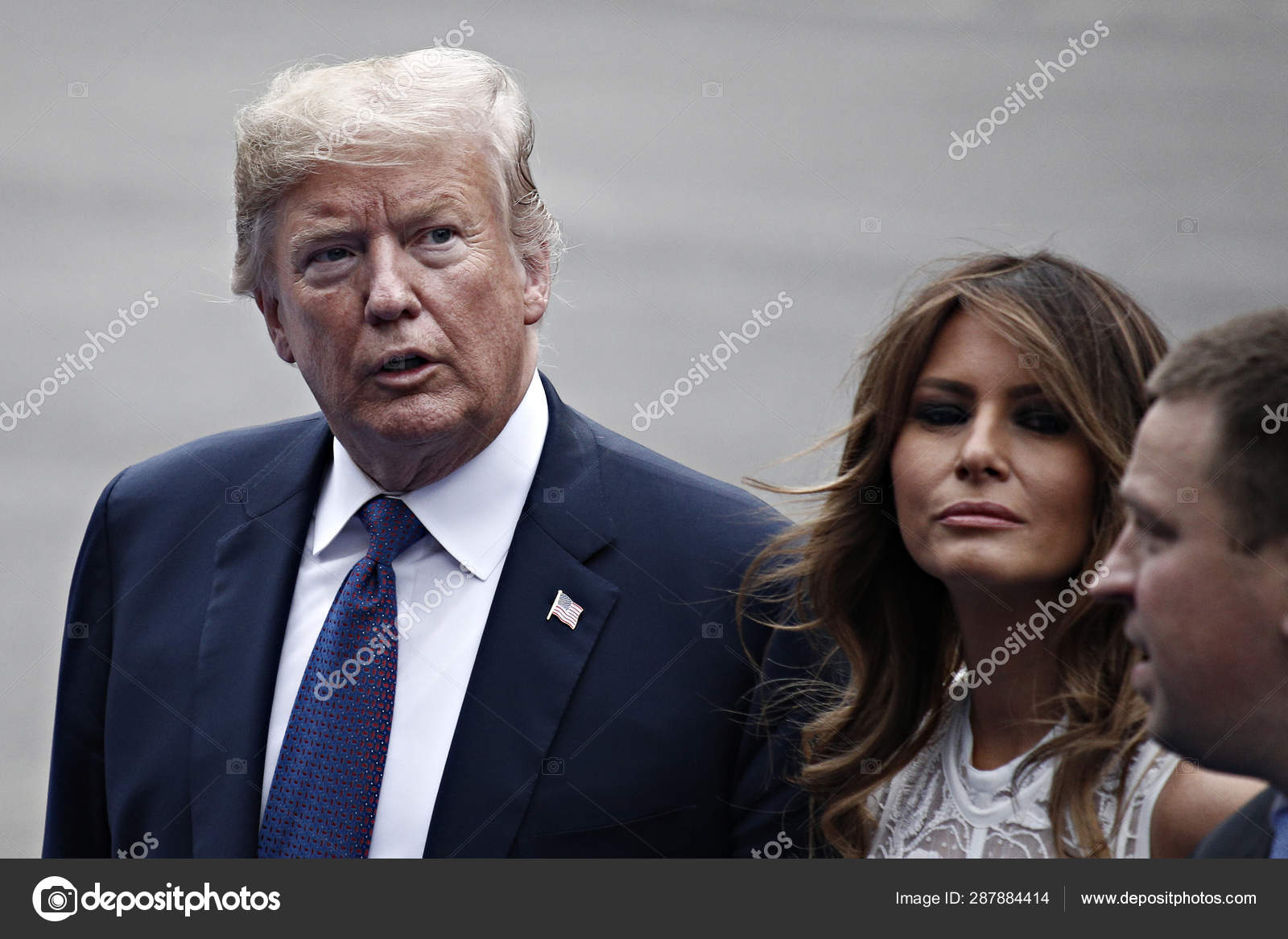 도널드 트럼프 대통령과 영부인 멜라니아 트럼프 여사가 2018년 11일 벨기에 — 스톡 에디토리얼 사진 © Ale_Mi  #287884414