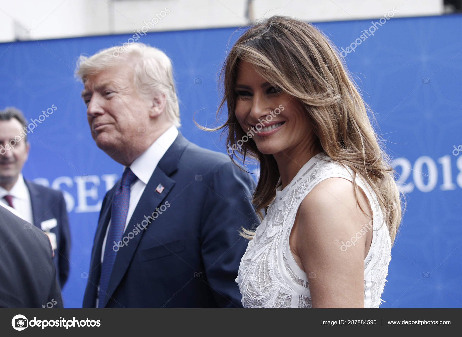 도널드 트럼프 대통령과 영부인 멜라니아 트럼프 여사가 2018년 11일 벨기에 — 스톡 에디토리얼 사진 © Ale_Mi  #287884590