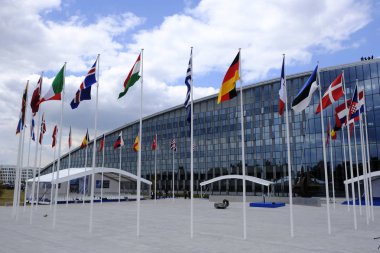 NATO zirvesinin açılış töreni öncesinde NATO resmi tribün genel görüşü, Brüksel 'deki NATO Karargahı, Belçika, 11 Temmuz 2018.