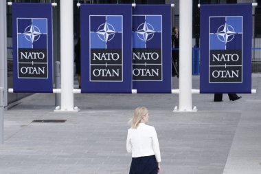 NATO zirvesinin açılış töreni öncesinde NATO resmi tribün genel görüşü, Brüksel 'deki NATO Karargahı, Belçika, 11 Temmuz 2018.