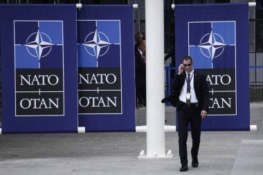 NATO zirvesinin açılış töreni öncesinde NATO resmi tribün genel görüşü, Brüksel 'deki NATO Karargahı, Belçika, 11 Temmuz 2018.