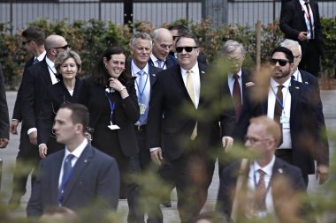 Devlet Bakanı Mike Pompeo (C) Brüksel 'deki NATO Karargahı 'nda devlet ve hükümet başkanları zirvesine ulaşıyoruz, Temmuz 11, 2018.