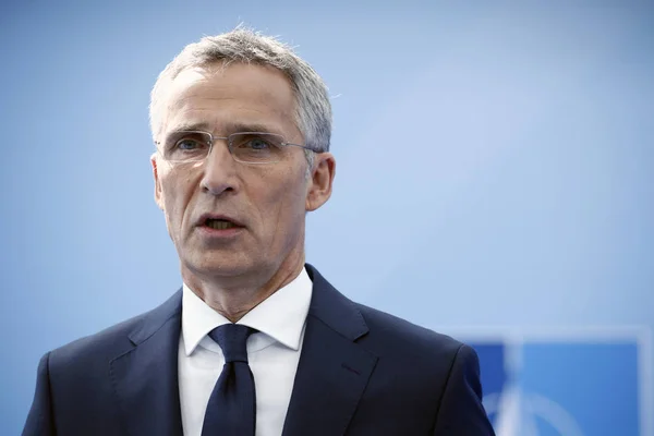 Sekretarz Generalny Nato Jens Stoltenberg Przybywa Pierwszy Dzień Szczytu Nato — Zdjęcie stockowe